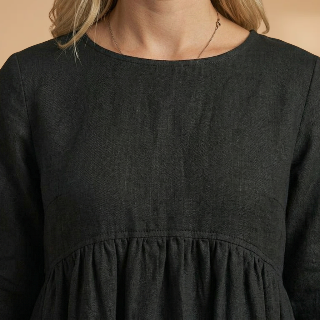 Women's Dress with Short Sleeves and Round Neckline