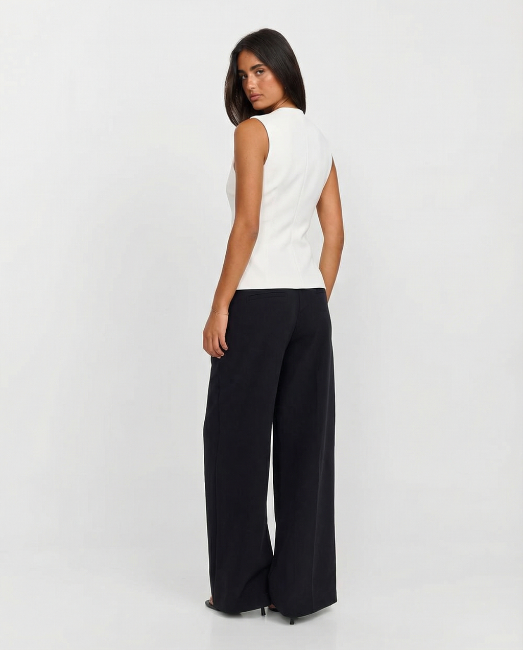 Bonnie | Deep V-Neck Ribbed Knit Vest