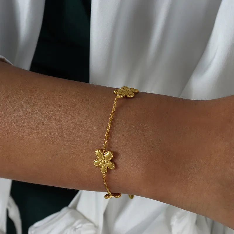 🎁 Free Flower Set (Necklace + Bracelet)