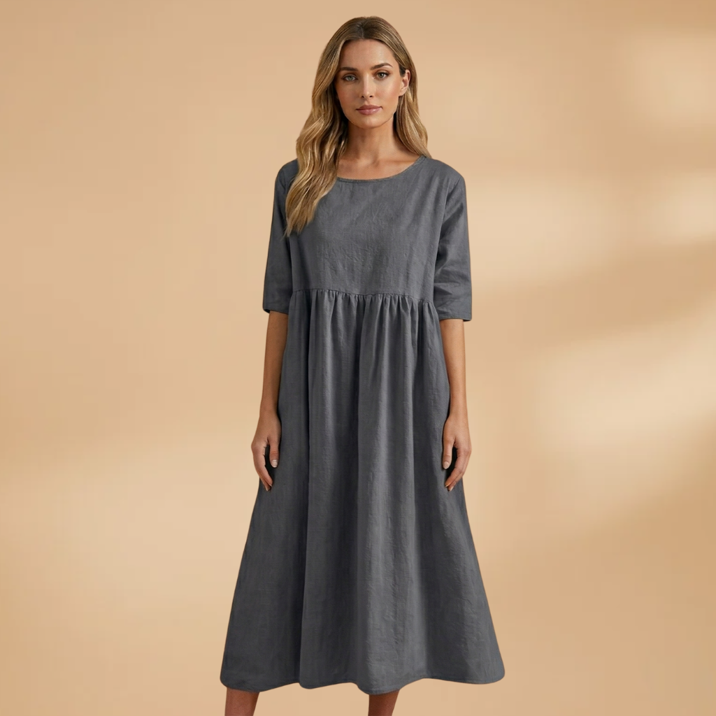 Women's Dress with Short Sleeves and Round Neckline