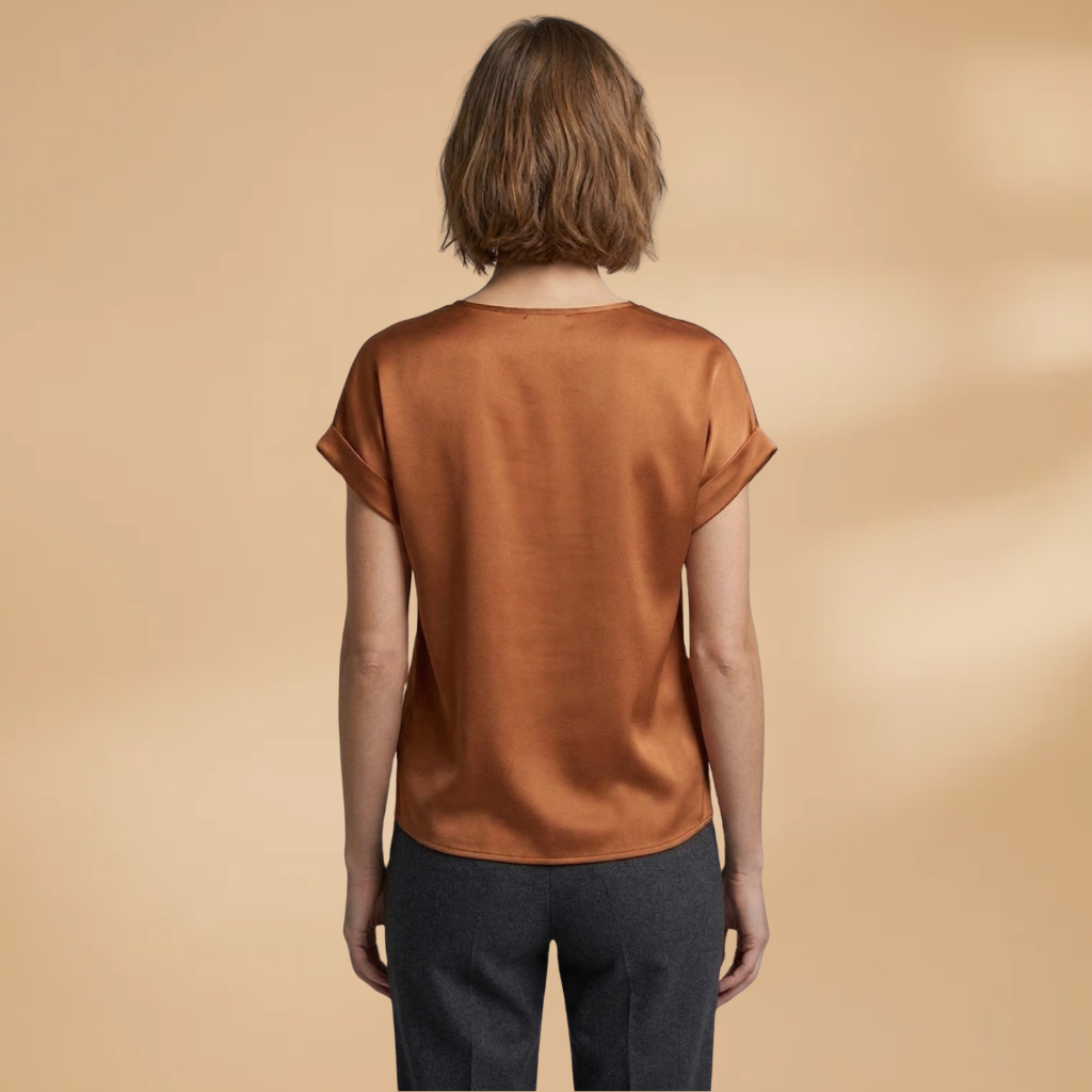 Women's T-shirt with Round Neck and Turned-Up Sleeves