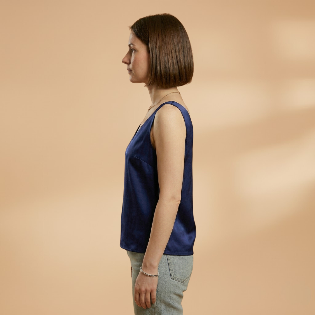 Women's Tank Top with Sleeveless Cut and Round Neckline