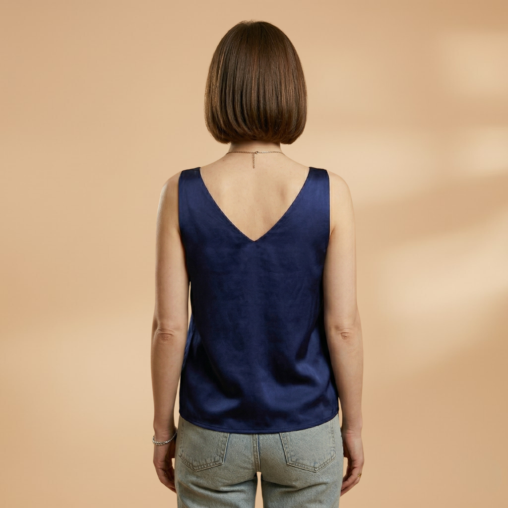 Women's Tank Top with Sleeveless Cut and Round Neckline