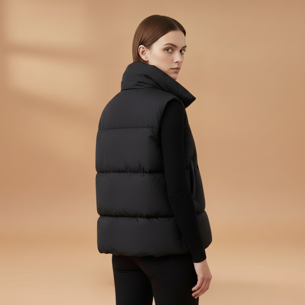 Women’s Bodywarmer Jacket with Large Pockets and Zip Closure