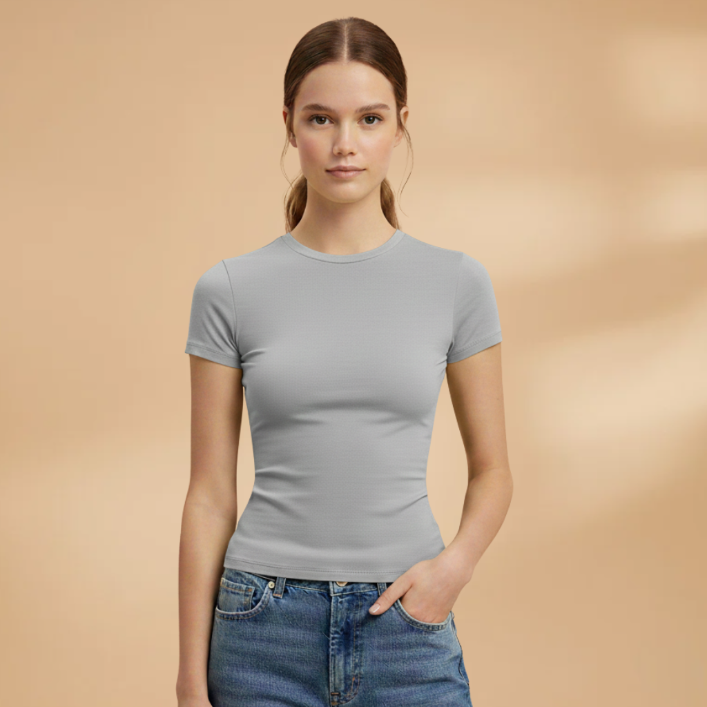 Women's Fitted T-Shirt with Round Neckline for Everyday Wear