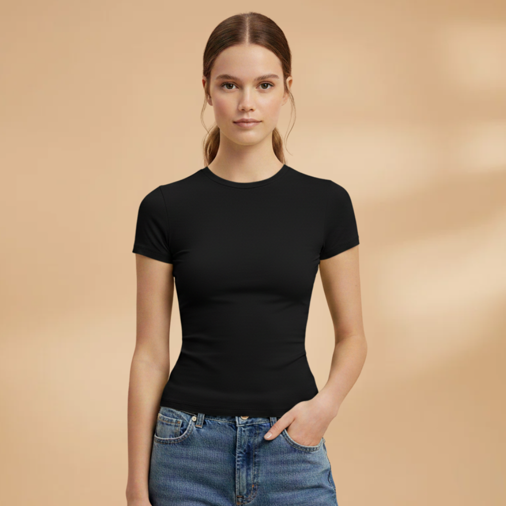 Women's Fitted T-Shirt with Round Neckline for Everyday Wear