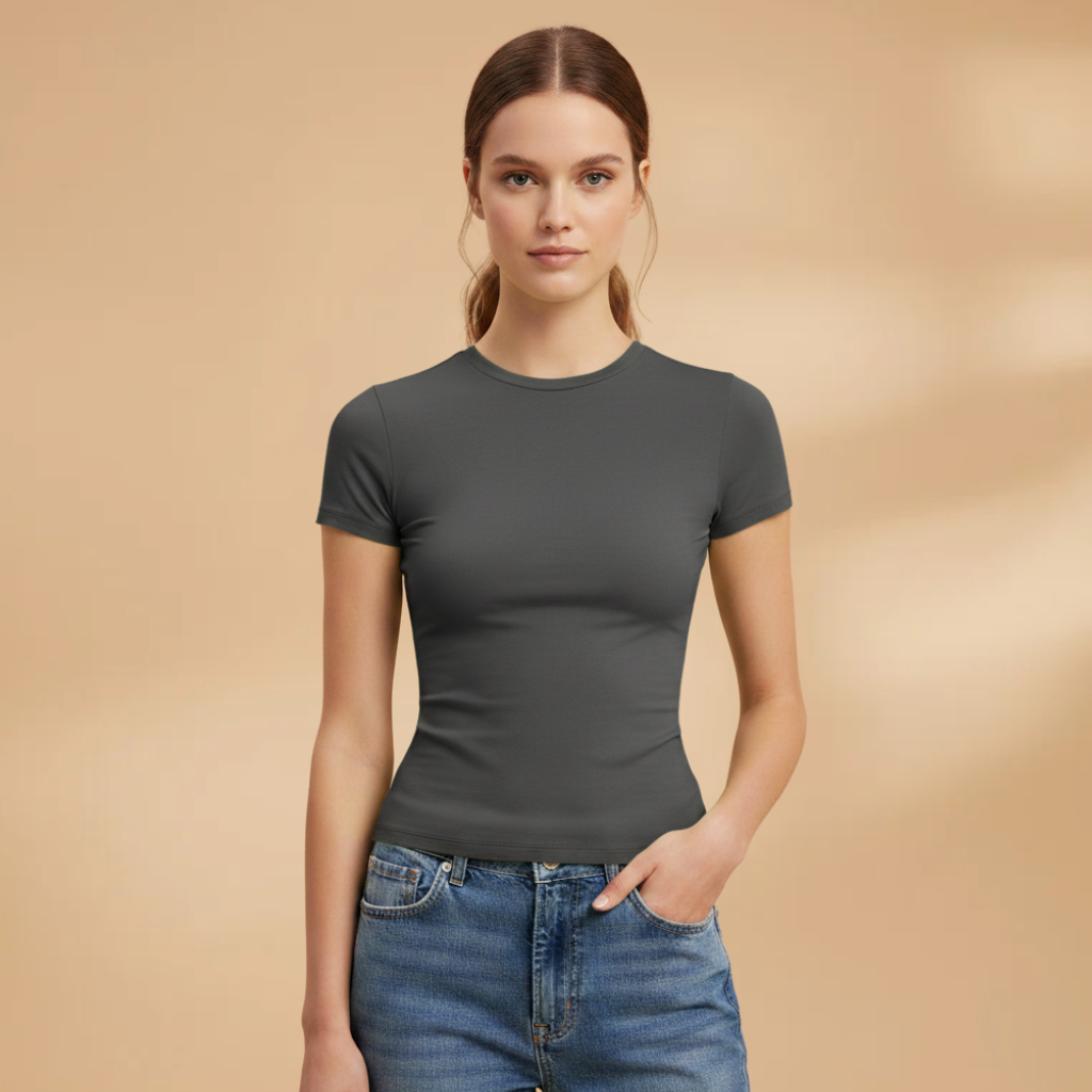 Women's Fitted T-Shirt with Round Neckline for Everyday Wear