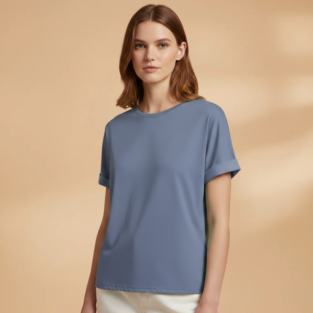 Women's Oversized T-Shirt with Round Neck and Short Sleeves